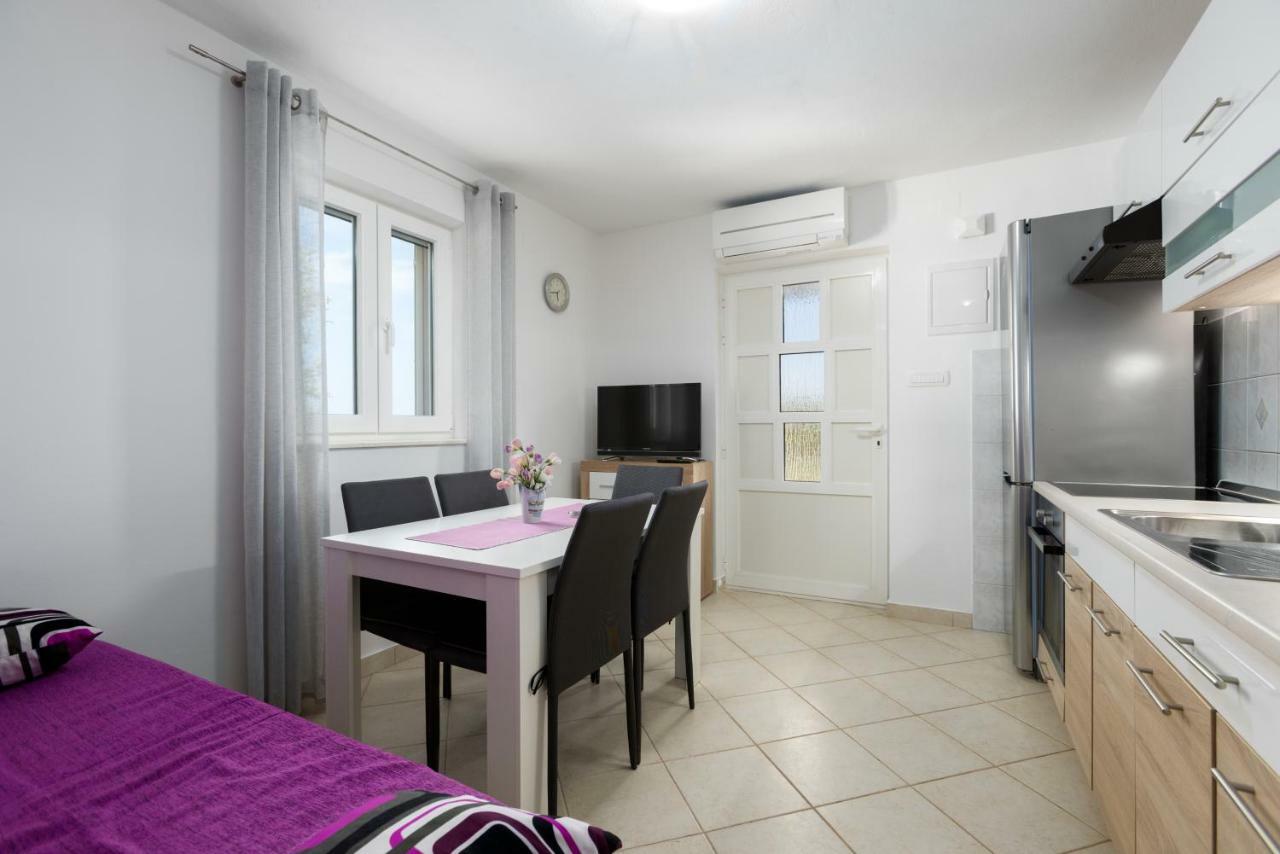 Apartment Goga Sevid Buitenkant foto